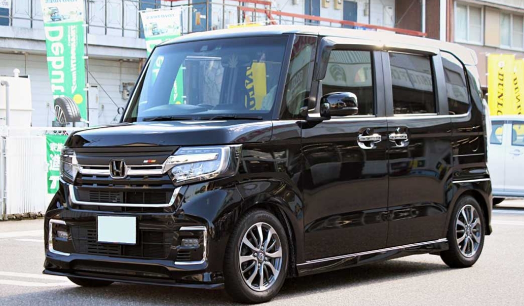 令和3年式／ホンダ・N-BOX CUSTOM