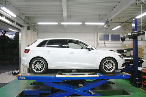 Audi A3の17インチスタッドレスタイヤ交換！