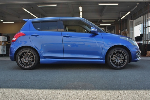 ボディカラーにシンプルなガンメタ