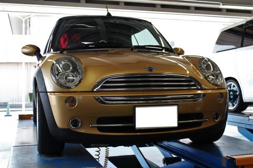 ミニコンバーチブルのタイヤ交換