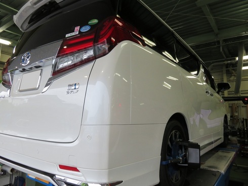 アライメント調整 アライメントテスター 新型車 アルファード.JPG