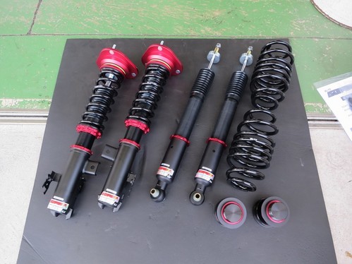 プリウスαブリッツダンパーＺＺＲ車高調