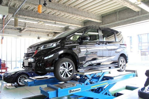 フリードハイブリッド