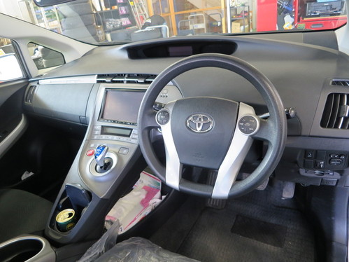 30プリウスPHV　純正ステアリング