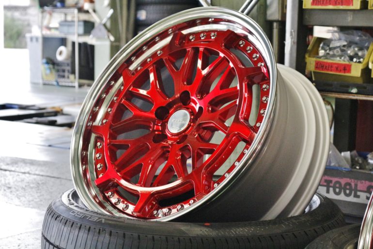 グランシーカー DMX クリアレッド 着弾。 ヴェルファイア に装着予定です。(5)