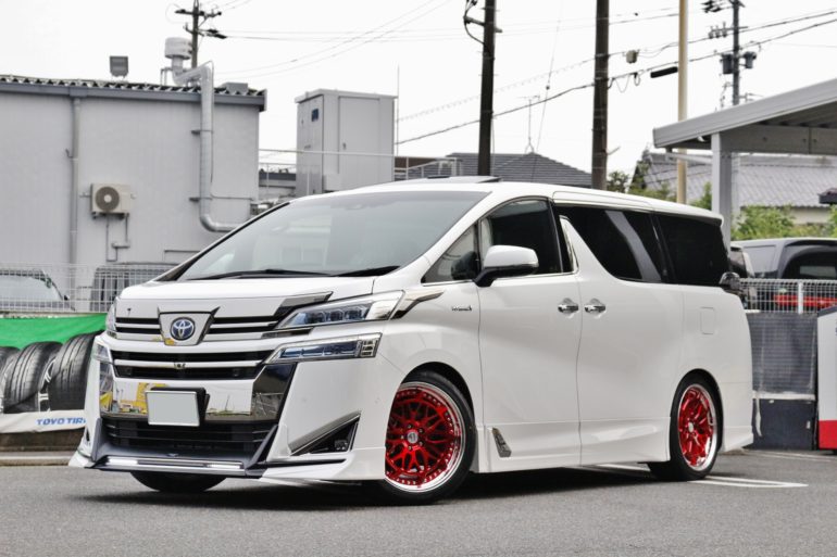 30 ヴェルファイア 後期 に グランシーカー DMX クリアレッド 装着。(3)