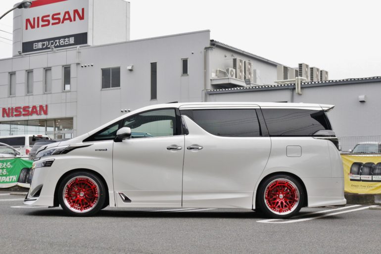 30 ヴェルファイア 後期 に グランシーカー DMX クリアレッド 装着。(6)