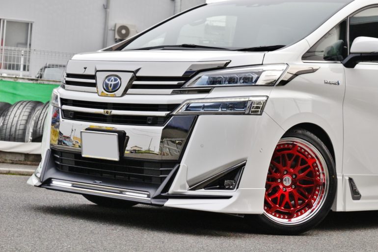 30 ヴェルファイア 後期 に グランシーカー DMX クリアレッド 装着。(1)