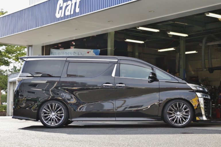 30 ヴェルファイア 後期 に ベルサス ヴォウジェ 装着。 TEIN フレックスA で ローダウン 。(10)