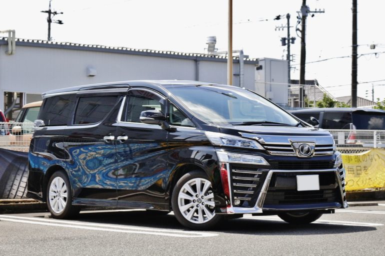 30 ヴェルファイア 後期 に ベルサス ヴォウジェ 装着。 TEIN フレックスA で ローダウン 。(4)