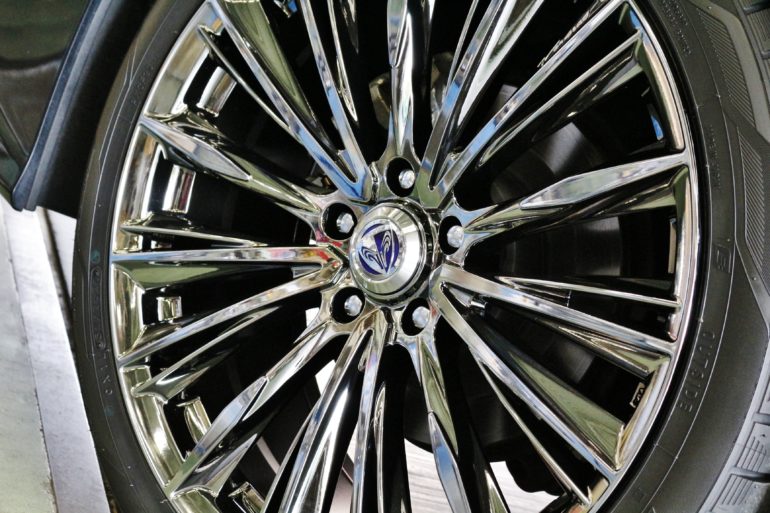 30 ヴェルファイア 後期 に ベルサス ヴォウジェ 装着。 TEIN フレックスA で ローダウン 。(8)