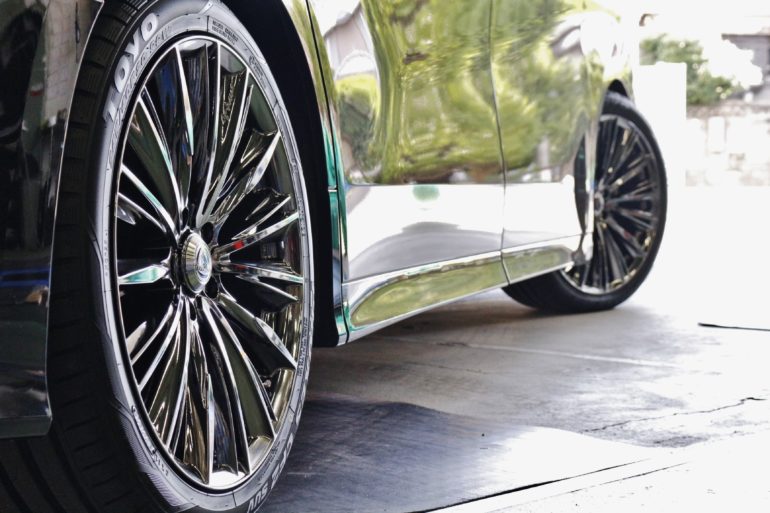 30 ヴェルファイア 後期 に ベルサス ヴォウジェ 装着。 TEIN フレックスA で ローダウン 。(9)