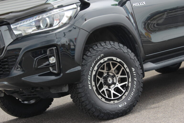 ハイラックス 265/70R17 グッドリッチ ホワイトレター 干渉