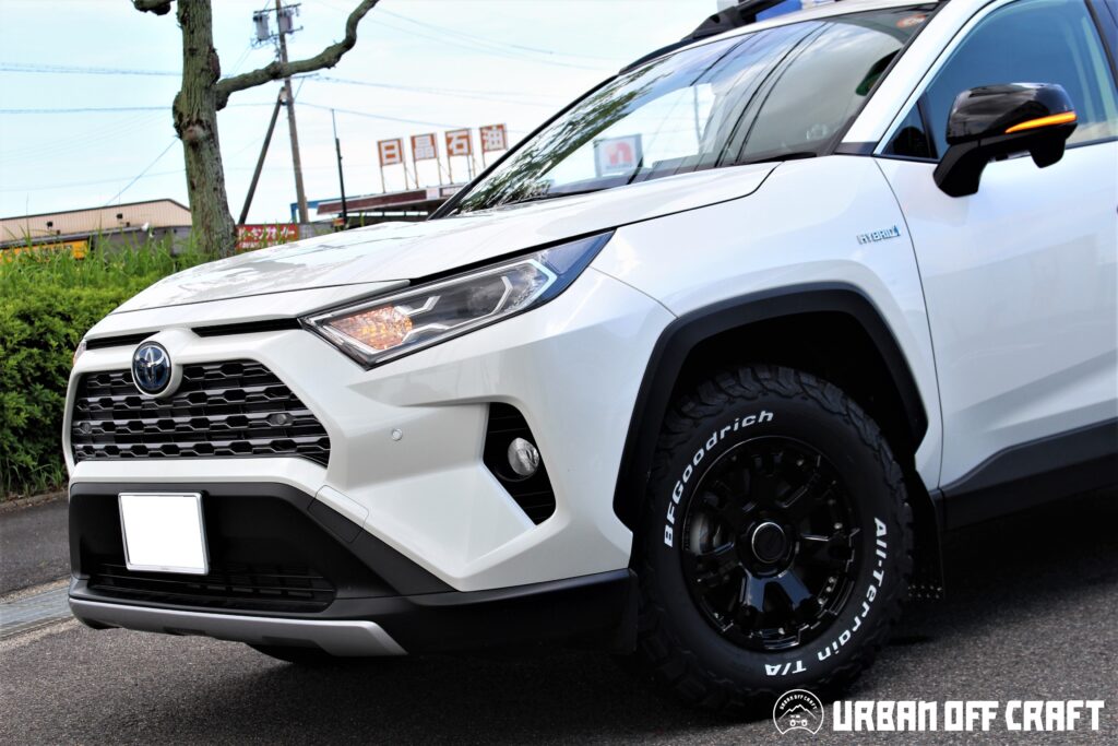 新型RAV4に16インチでホワイトレター!レイズFDX F7&BFグッドリッチで極める