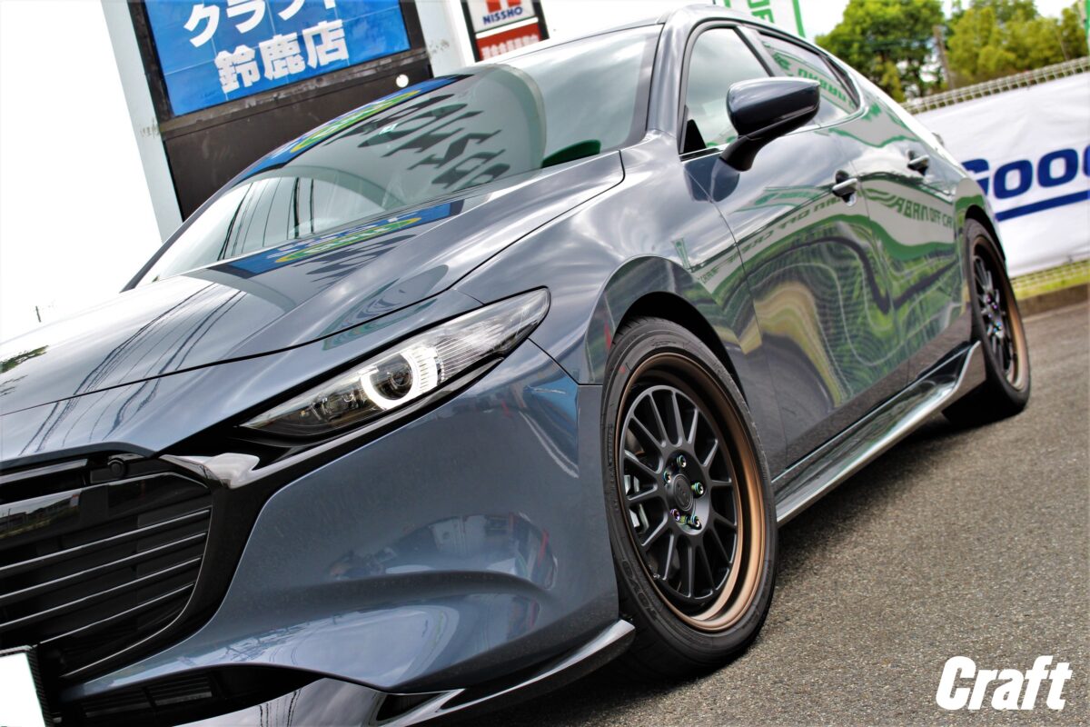 マツダ3に拘りカスタムのWORKシーカーを装着!