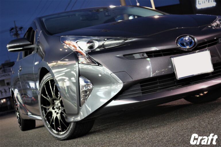 50プリウス カスタム ホイール ツライチ ノーマル車高 レイス/RAYS ホムラ ニットータイヤ ブラッククリア 期間限定