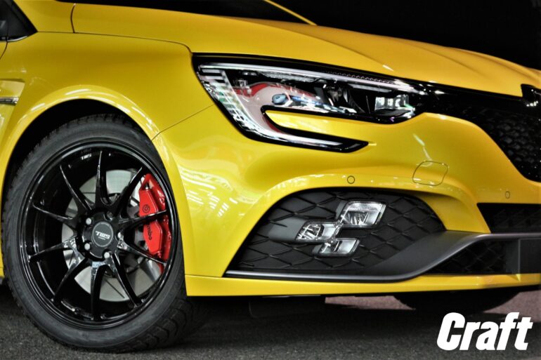 メガーヌ　RSトロフィー　カスタム　冬仕様　TWS　RS317　ノキアン　ハッカリッタR3　インチダウン　18インチ　ノーマル車高　ツライチ！？　