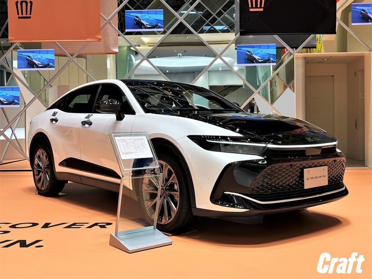 新型クラウン　スタッドレスタイヤ　ホイール　インチダウン　スタッドレスセット