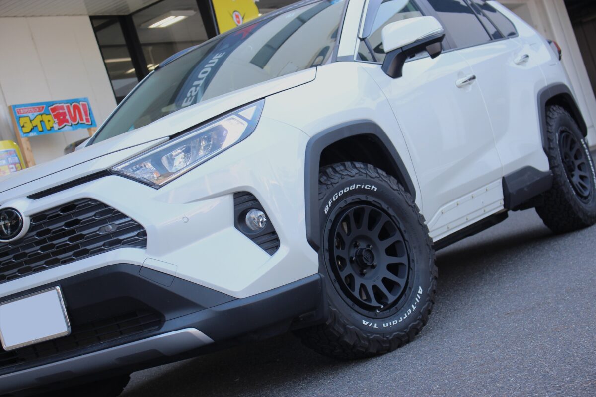 RAV4 デルタフォース・オーバル オフ系カスタム BFグッドリッチ オールテレーンTAKO2 ノーマル車高 干渉無し マットブラック