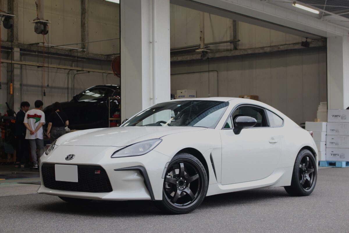 GR86　グラムライツ57CR SPEC-M