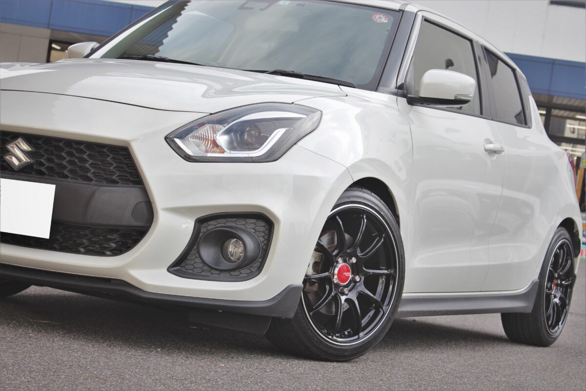 スイフトスポーツ　スイスポ　ZC33　カスタム　ローダウン　　