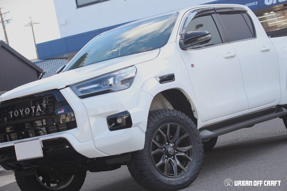 ハイラックス　リフトアップ　費用　カントリーサスペンション　4×4ES　ジオランダーX-AT　18インチ　オフ系タイヤ