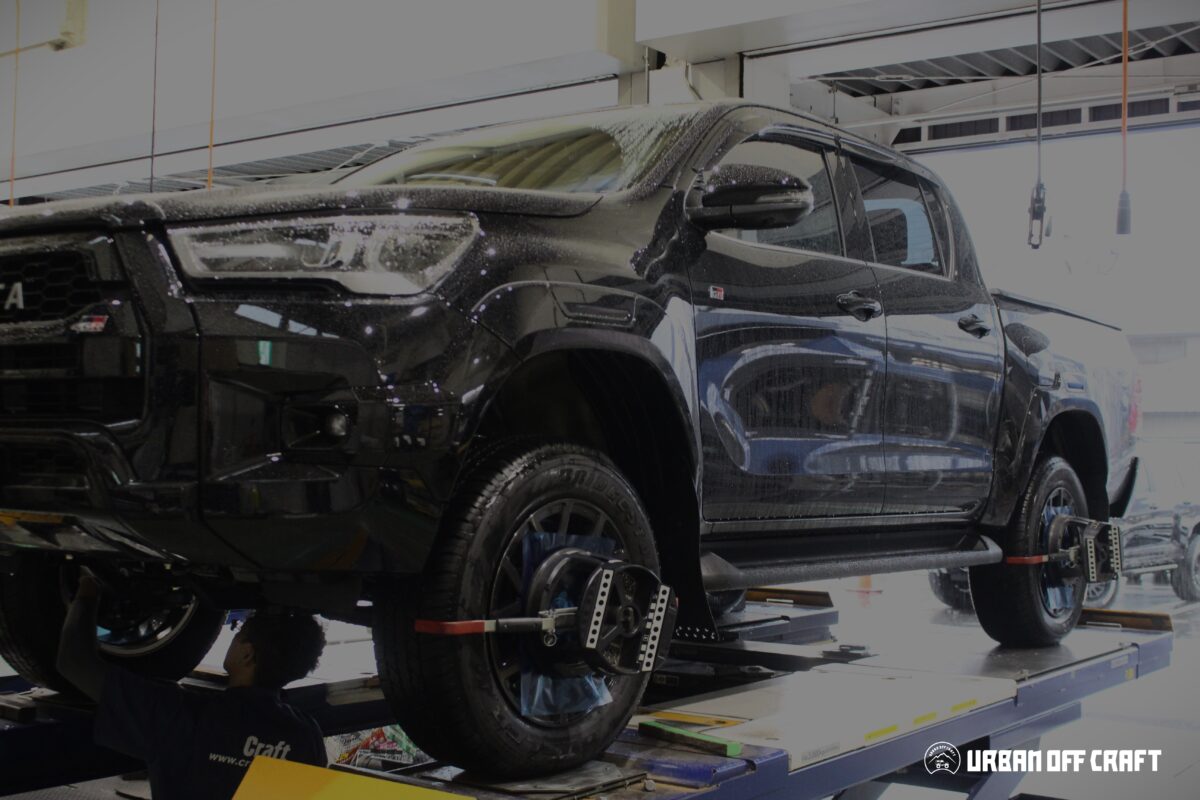 ハイラックス　リフトアップ　費用　アライメント　4×4ES　カントリーサスペンション　フォーバイフォーエンジニアリング　オフ系カスタム　チョイ上げ　水平以上　乗り心地改善