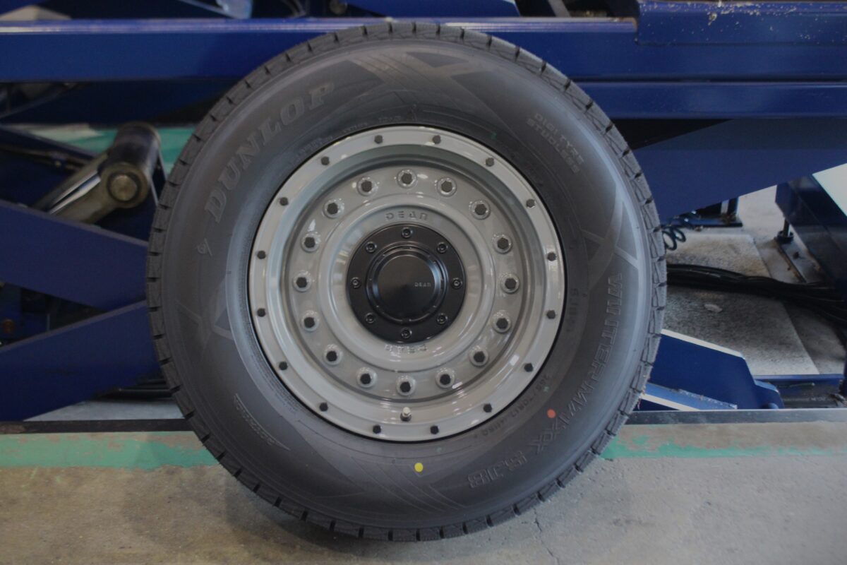 ディーンコロラド ダンロップ SJ8+ スタッドレスタイヤ