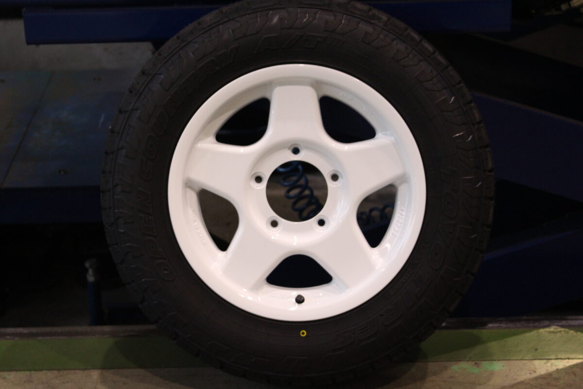 ジムニー ブラッドレーV ホイール カスタム フォーバイフォーエンジニアリング パールホワイト シンプル 5本スポーク