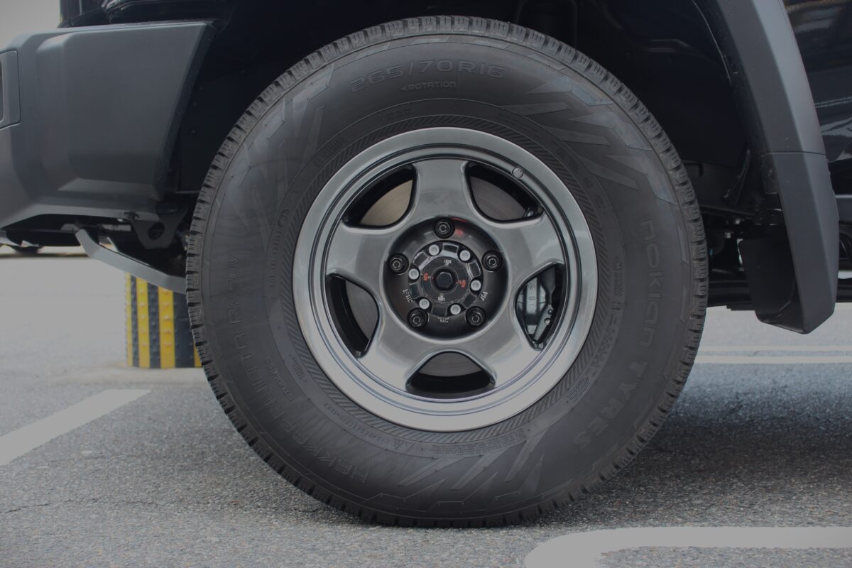 ブラッドレーV フォーバイフォーエンジニアリングサービス 16インチ インセット 拘り フェイス4 フェイス4スーパーディープ ハイパーブラックⅡ