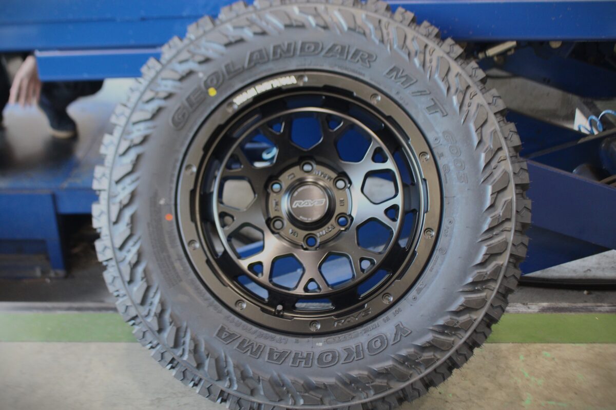 トライトン　レイズ　デイトナM9プラス　17インチ　