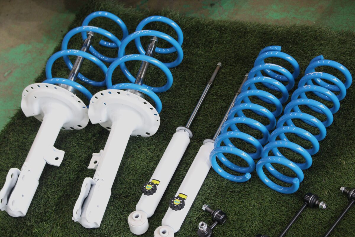 フォーバイフォーエンジニアリング　リフトアップ　カントリーサスペンションキット　HLSバルブ　減衰力調整