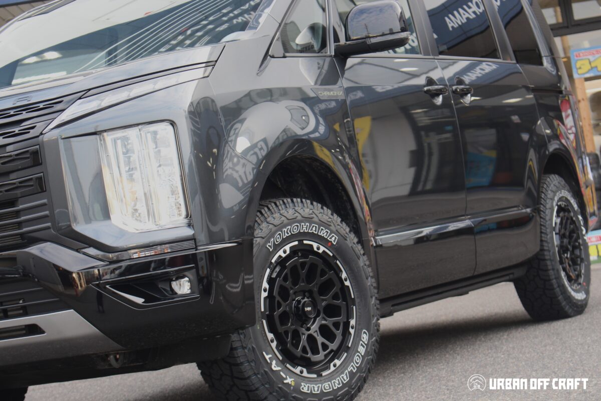 デリカD5　カントリーサスペンションキット　リフトアップ　エアジーロックス　フォーバイフォーエンジニアリング　乗り心地を重視　