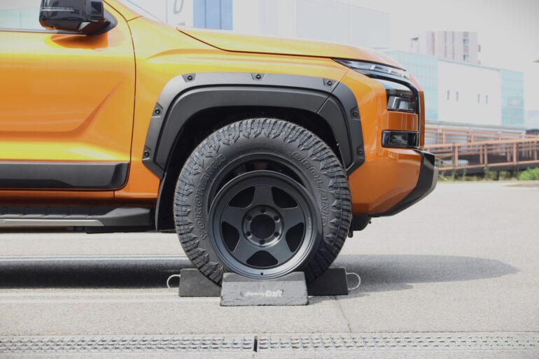 フォーバイフォーエンジニアリング　ブラッドレーフォージド匠