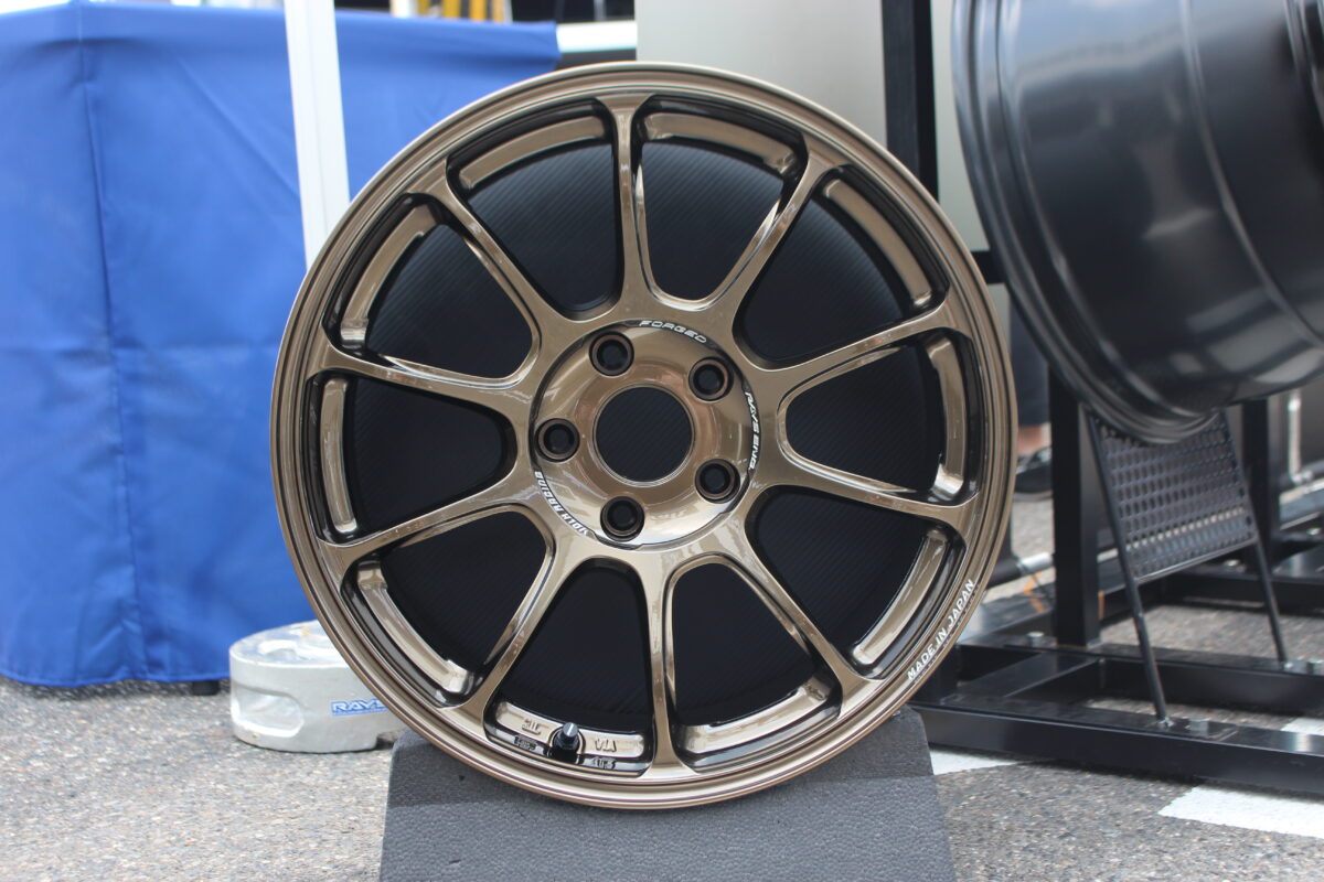 ボルクレーシングZE40X　新作　シャイニングブロンズメタル