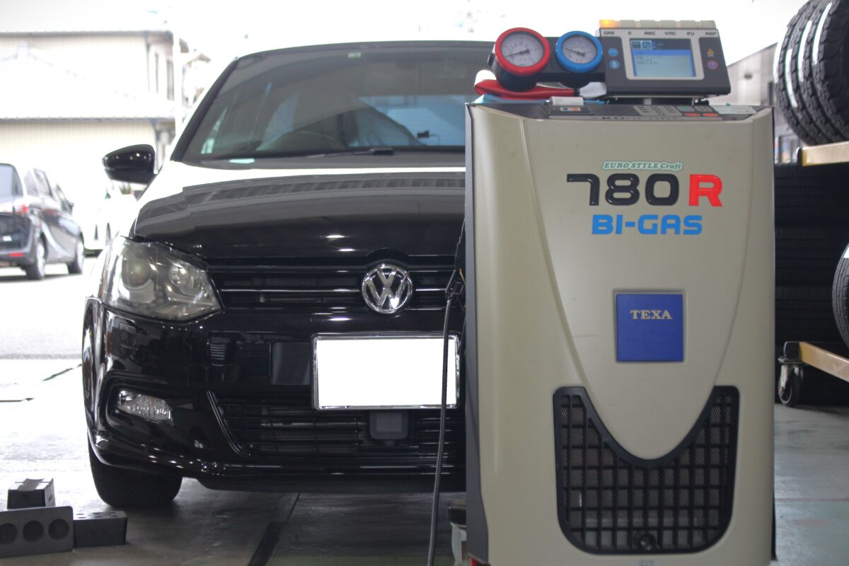 VW　ポロ　エアコンガスメンテナンス　輸入車