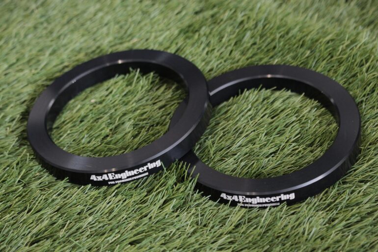 フォーバイフォーエンジニアリング　コイルスペーサー　15㎜リフトアップ　フロント　