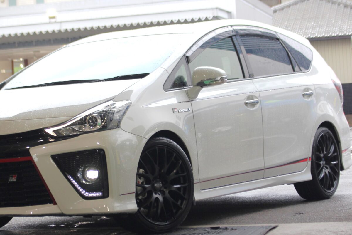 プリウス　アルファ　α　レイズ　ホイール　ホムラ　カスタム
