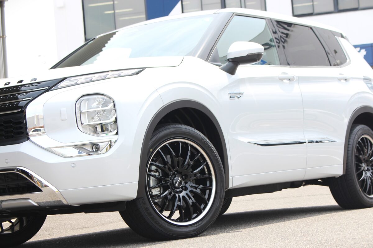 アウトランダー　PHEV　RAYS　レイズ　ホムラ　2x9BD　メッシュ　ホイール　カスタム