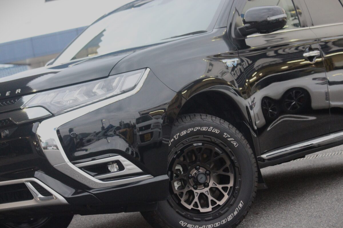 アウトランダー ジャオス リフトアップ スプリング交換 費用