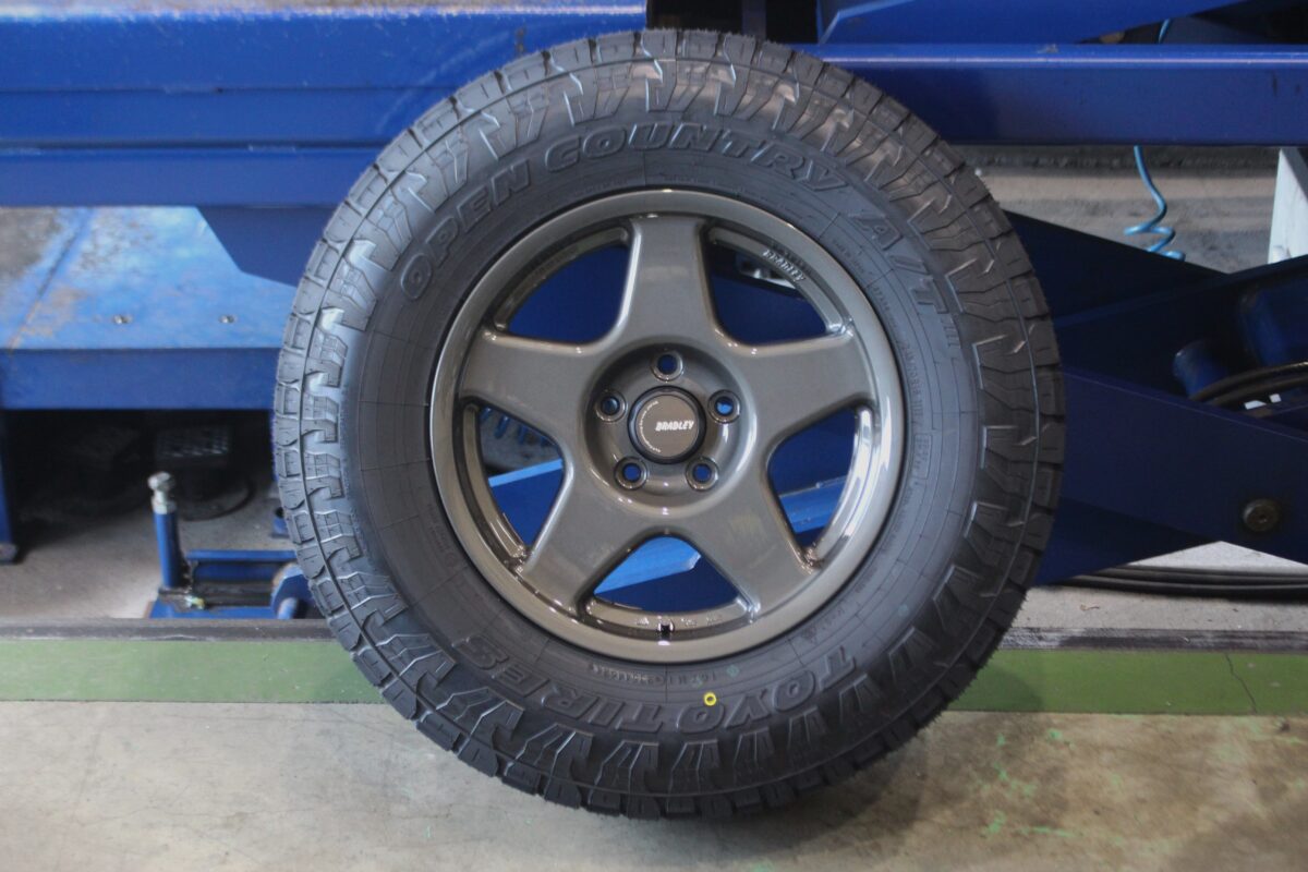 ブラッドレーV ブラブイ 世界最強 5本スポーク