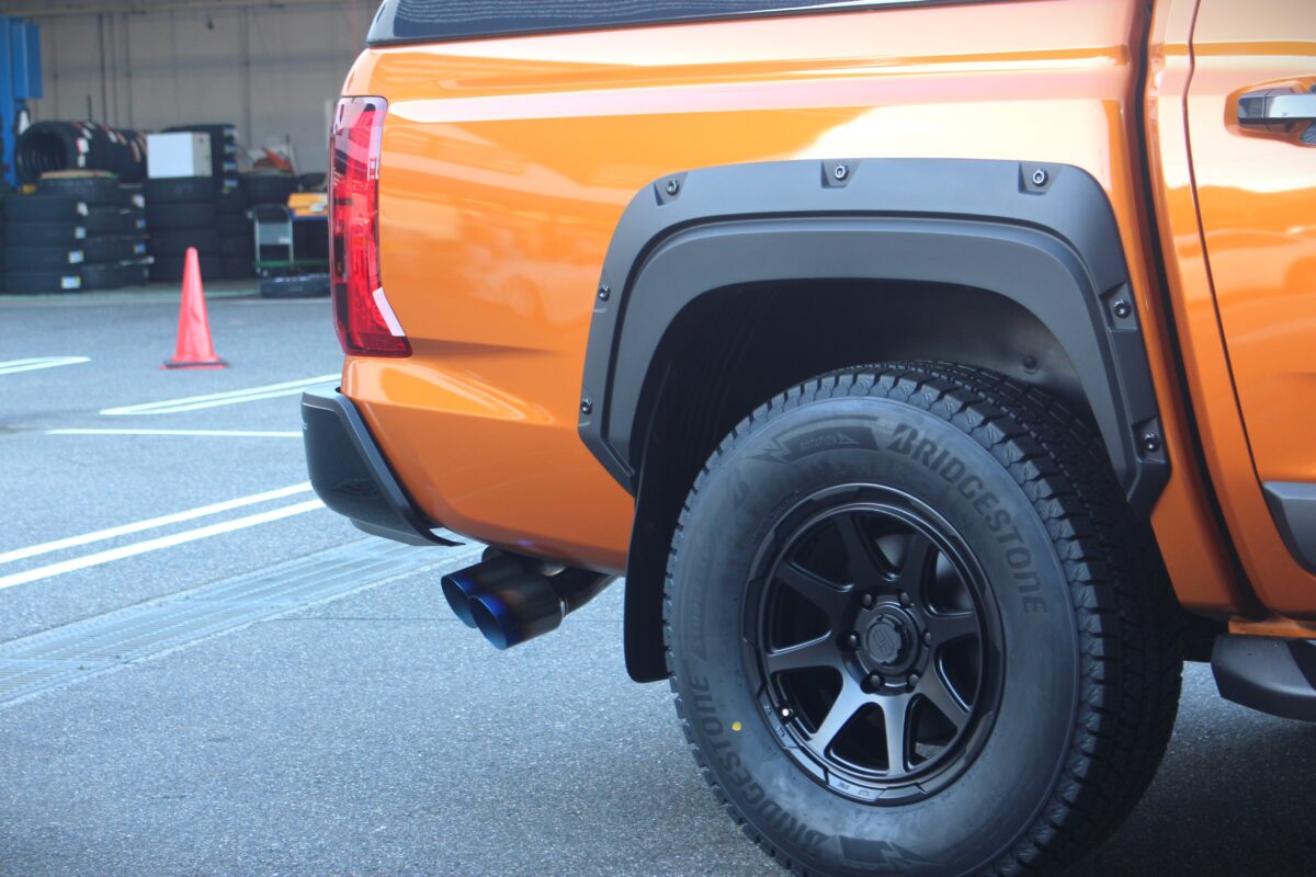 トライトン スタッドレスセット ブリザック マフラー交換 コルトスピード サイド2本出し