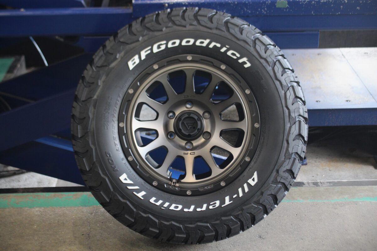 デルタフォース オーバル 17インチ コンケイブフェイス マットスモークポリッシュ