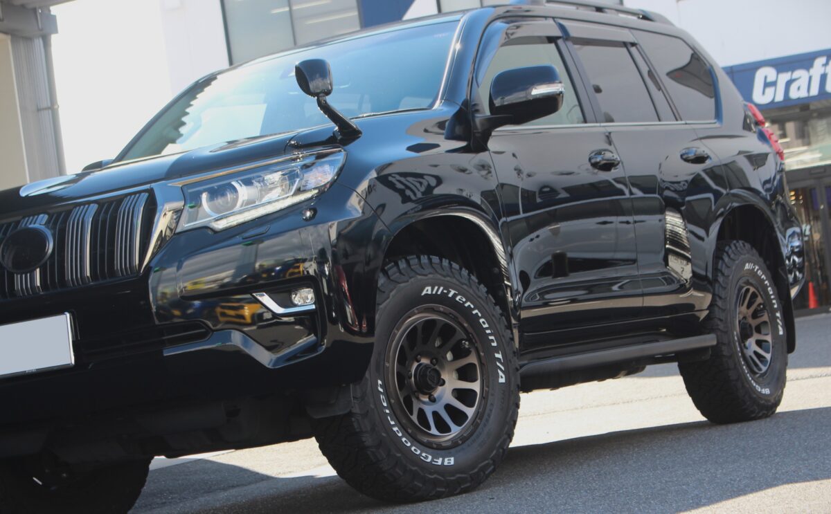 150プラド ホイール カスタム オフ系 デルタフォース オーバル 17インチ コンケイブフェイス マットスモークポリッシュ BFグッドリッチ オールテレーンT/A KO3 新作 KO3