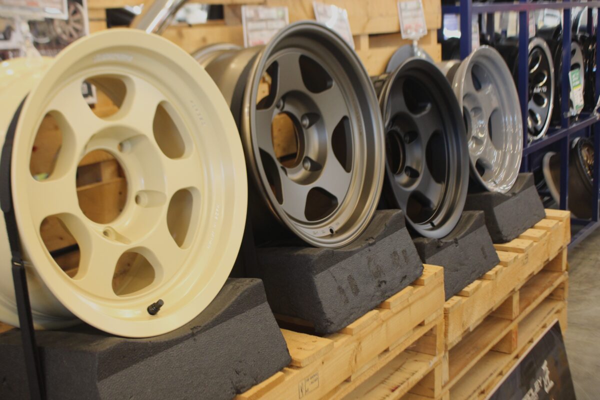 ブラッドレーV ブラブイ ブラッドレーフォージド匠 ボルクレーシングTE27XT LTD マイスターS1SUV GDJ76W ランクル70 70ランクル ホイール カスタム 16インチ 17インチ