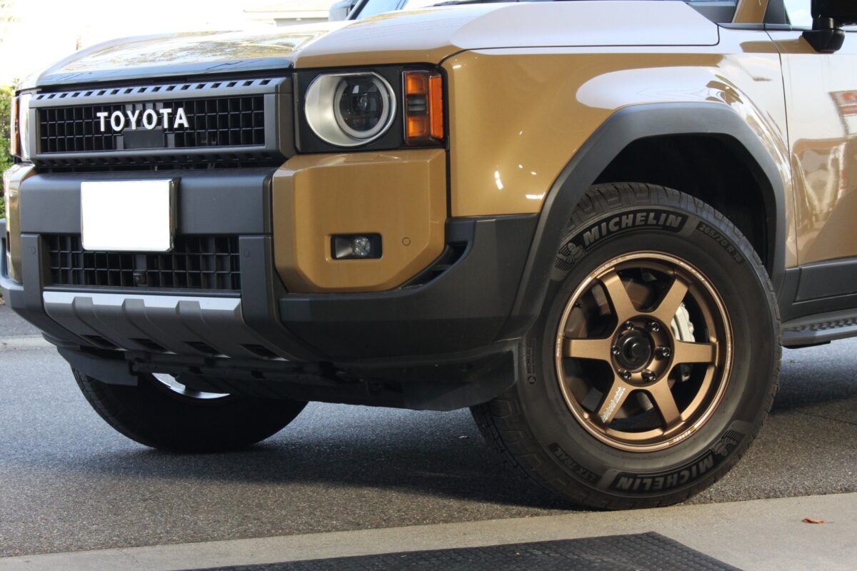 ランクル250　レイズ　TE37　サンナナ　ラージ　PCD　ホイール　カスタム