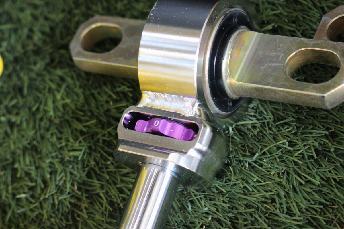 KWストリートパフォーマンスV3の減衰力調整ダイヤル