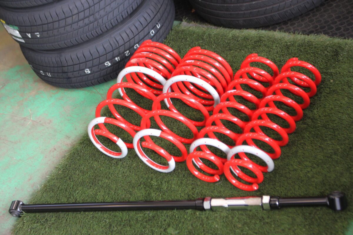 タナベ リフトアップ ラテラルロッド 1インチアップ リフトアップスプリング