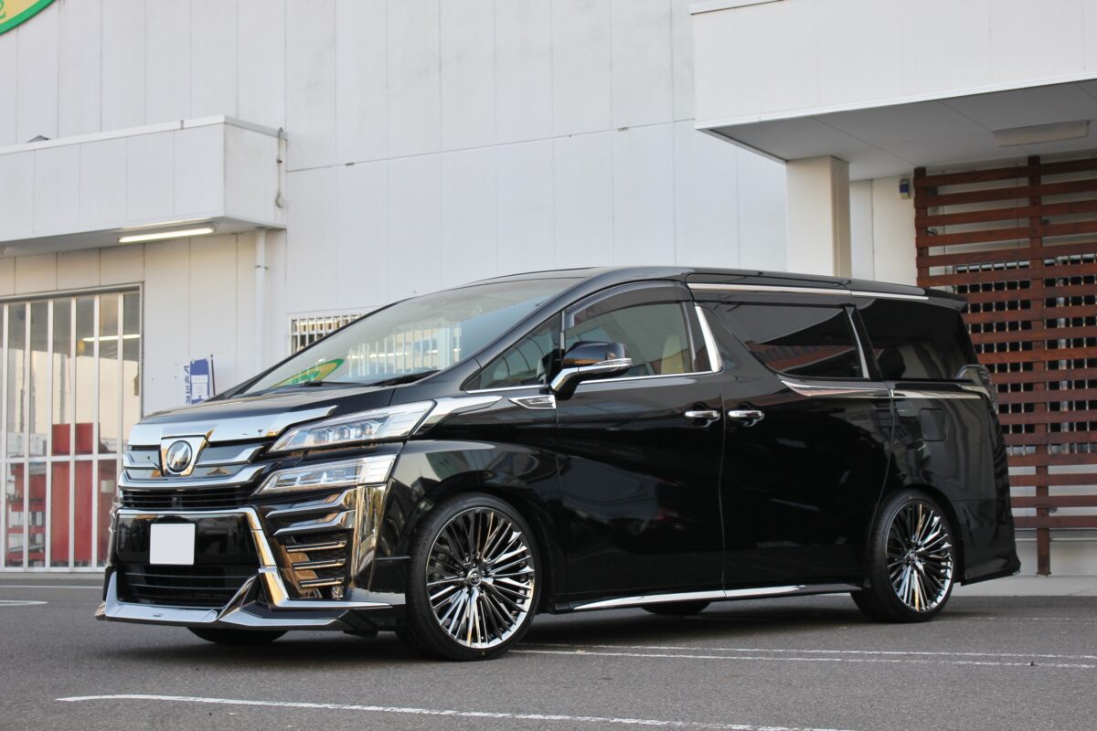 30系ヴェルファイアのKW車高調V3とWALD22インチの装着写真。