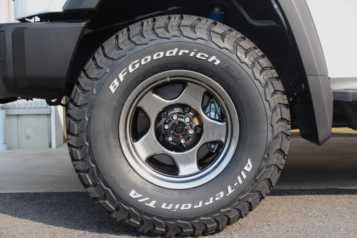 ブラッドレーV　BRADLEY-V　ブラブイ　BFグッドリッチ　オールテレーンT/A KO3　285幅　16インチ